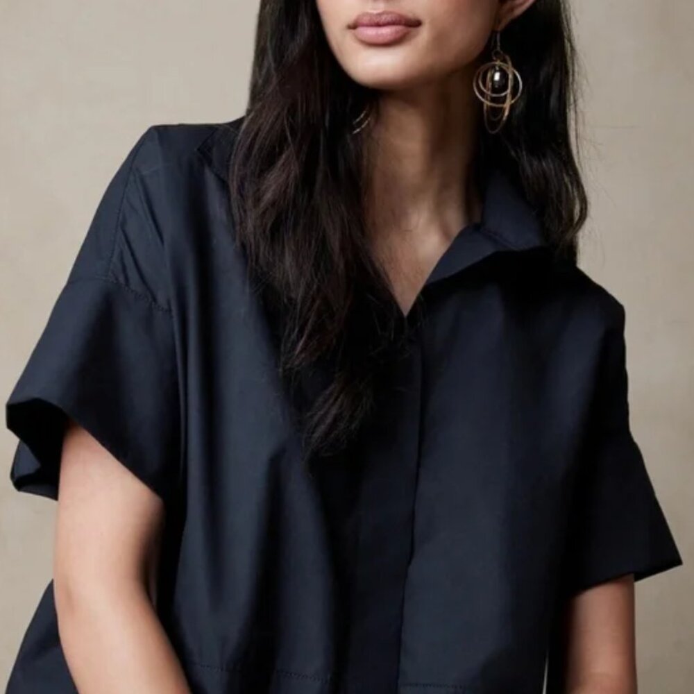 Banana Republic Navy Blue Poplin Short Sleeve Shirt